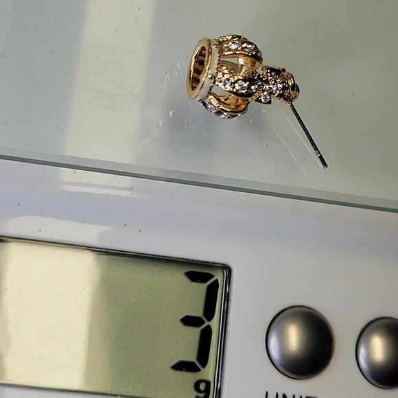 Crown Shape Tiny Crystal Earrings - Picture 7 of 9